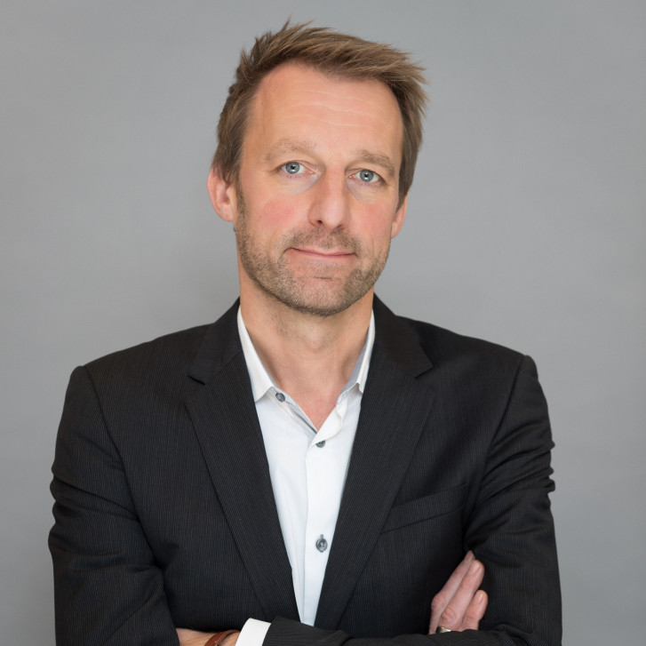 Frontalbild von Dr. Thomas Köcher