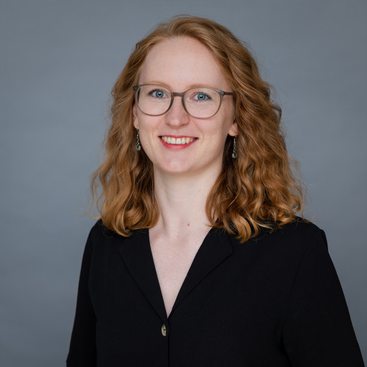 Frontalbild von Julia Frech